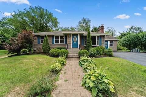 15 Chunis Ave, Millbury, MA 01527