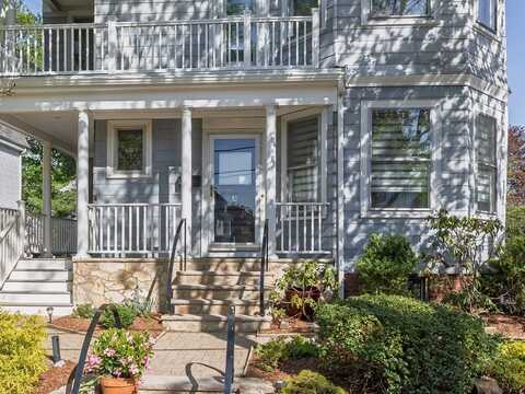 13 Oxford Ave, Belmont, MA 02478