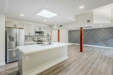 6826 E MONTEREY Way, Scottsdale, AZ 85251
