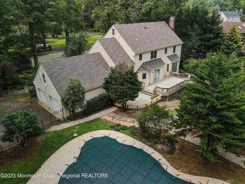 18 Seven Oaks Drive, Holmdel, NJ 07733