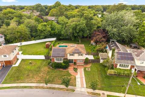 662 Interlaken Lane, North Babylon, NY 11703