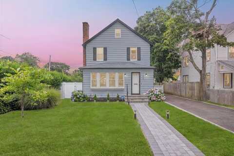 105 Maple Avenue, Patchogue, NY 11772