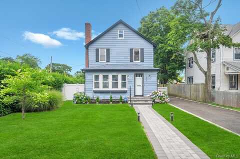 105 Maple Avenue, Patchogue, NY 11772