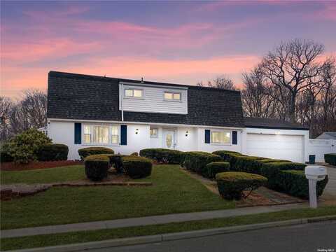 21 Eagle Street, Selden, NY 11784