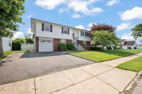 34 Dennis Lane, Bethpage, NY 11714