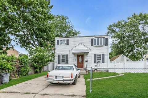 95 E 3rd Street, Deer Park, NY 11729