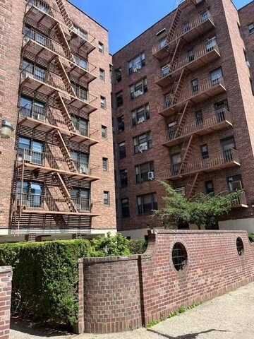 136-30 Sanford Avenue, Flushing, NY 11355
