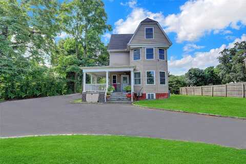 69 Landing Rd, Glen Cove, NY 11542