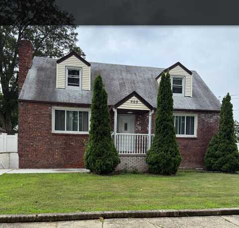 905 6th Street, West Babylon, NY 11704