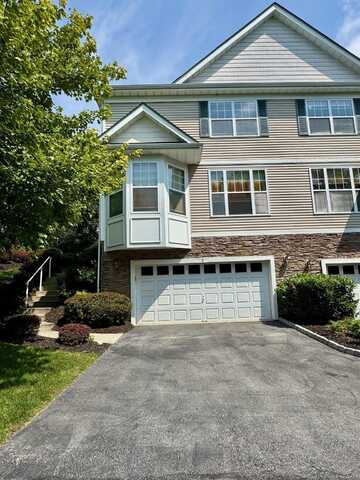 8 Green Court, Middletown, NY 10940