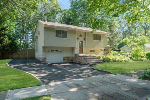 27 Columbus Avenue, Kings Park, NY 11754