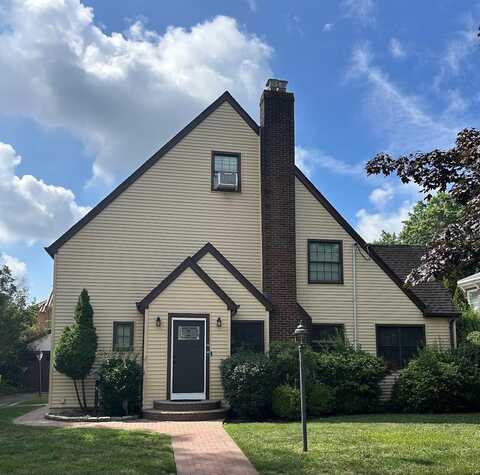 16 Chelsea Place, Hempstead, NY 11550