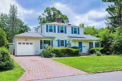 140 Princeton Street, Roslyn Heights, NY 11577