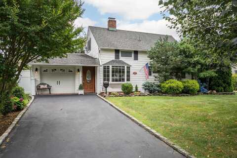 15 Wildflower Lane, Wantagh, NY 11793