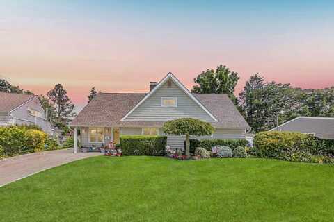 6 Bridge Lane, Hicksville, NY 11801