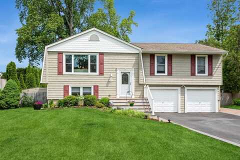 9 Phyllis Court, Kings Park, NY 11754