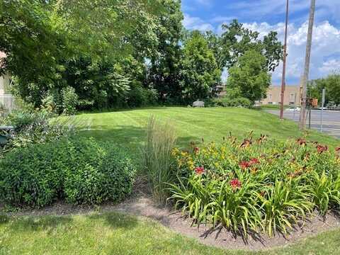 226 W. Maple Avenue, Libertyville, IL 60048