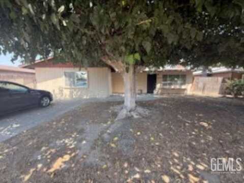 4300 Kenny Street, Bakersfield, CA 93307