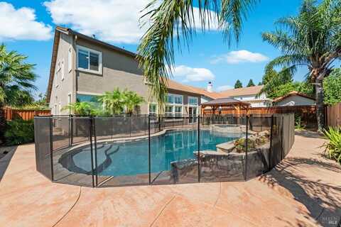 807 Kells Circle, Vacaville, CA 95688