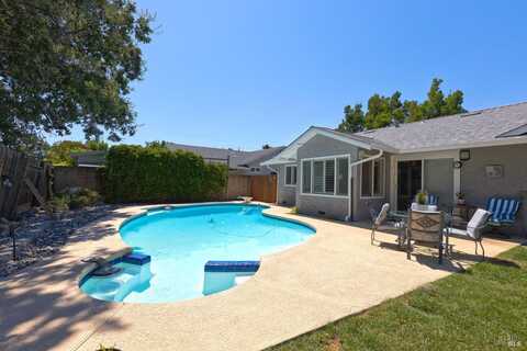 185 Salinas Drive, Vacaville, CA 95688