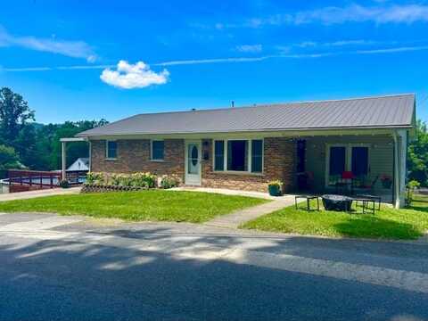 130 Old Court Street, FAYETTEVILLE, WV 25840