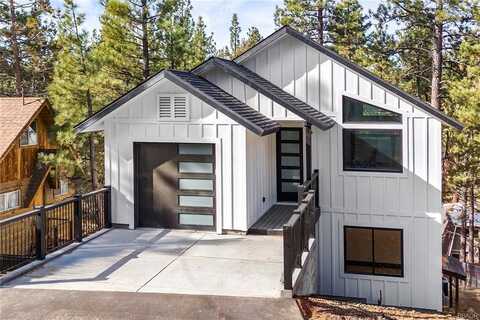 129 Winding Lane, Big Bear City, CA 92314