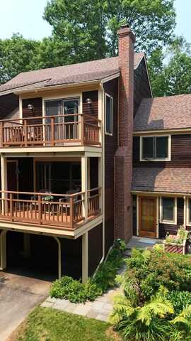 10 Harbor Drive, Lincolnville, ME 04849