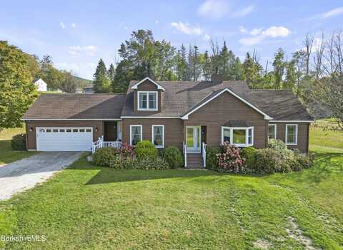 20 Pleasant View Dr, Cheshire, MA 01225