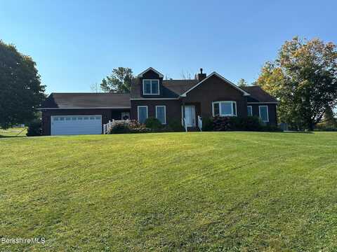 20 Pleasant View Dr, Cheshire, MA 01225