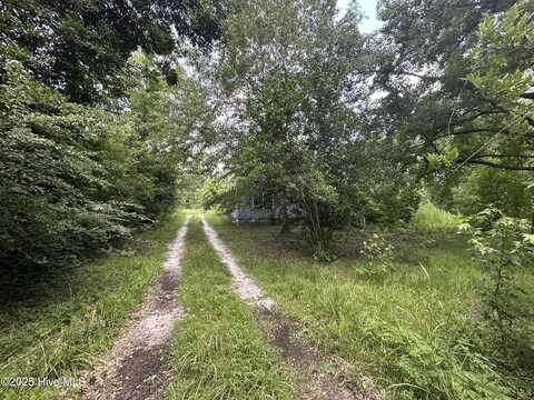7739 Mintz Drive NE, Leland, NC 28451