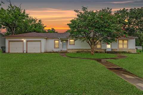 105 Highland Drive, Bryan, TX 77801