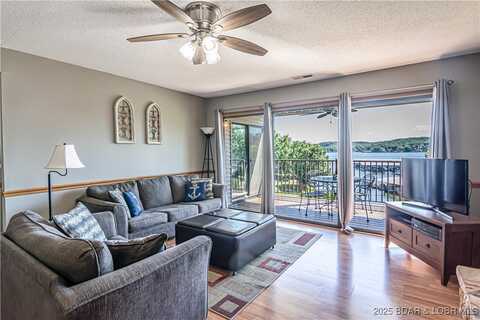 40 Robinwood Drive, Lake Ozark, MO 65049