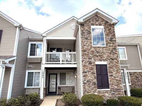 1905 Silverstone Drive, Carpentersville, IL 60110
