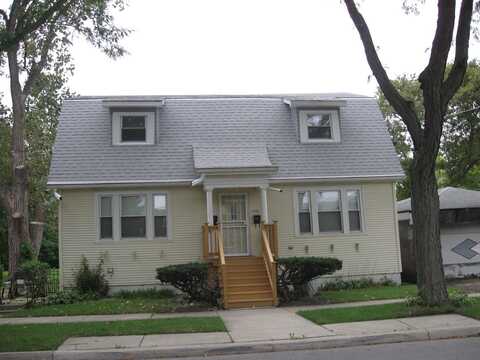 2121 Foster Street, Evanston, IL 60201