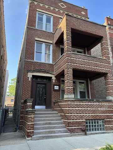 2630 W Iowa Street, Chicago, IL 60622