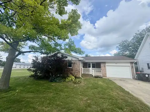 106 S Buck Street, Le Roy, IL 61752