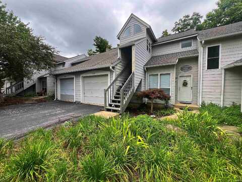 9724 S Bay Pointe Lane, Bloomington, IN 47401