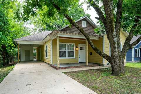 1937 Weems St, Conway, AR 72034