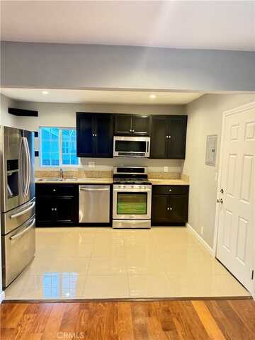 5010 3rd Avenue, Los Angeles, CA 90043