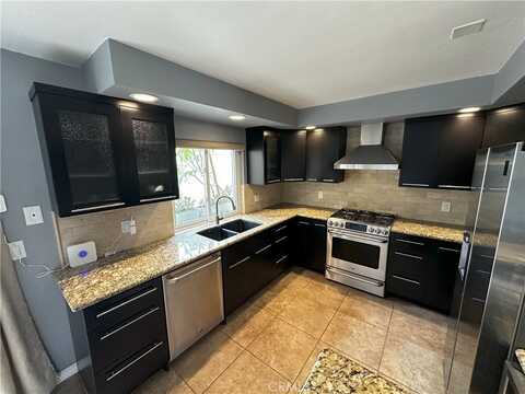 18598 Creek Lane, Huntington Beach, CA 92648