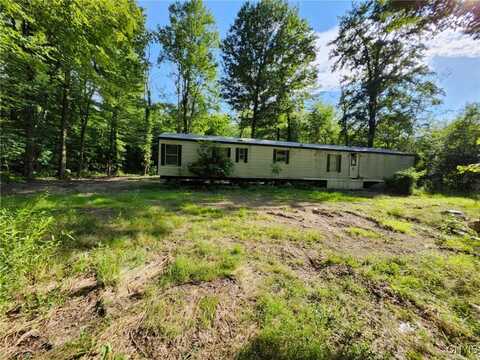 5 Beach Road, Constantia, NY 13042