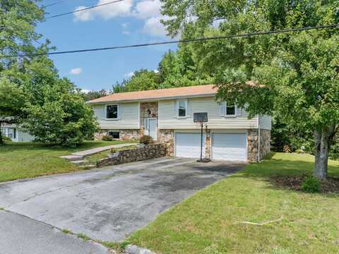 413 Sandalwood Drive, Hixson, TN 37343