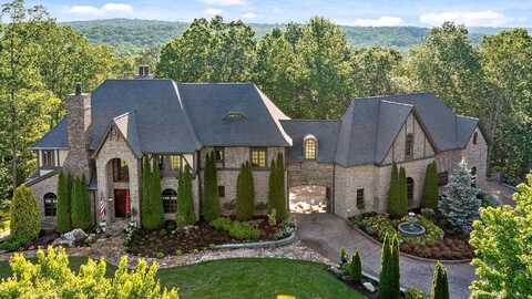 4405 Hawk Ridge Court, Signal Mountain, TN 37377