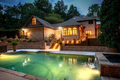 72 Cool Springs Road, Signal Mountain, TN 37377