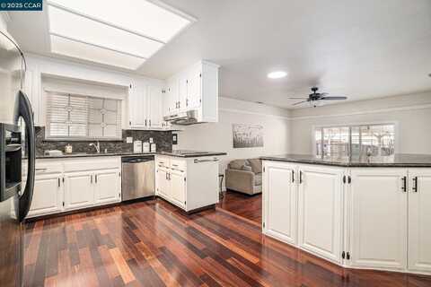 1543 Heartwood Dr, Concord, CA 94521