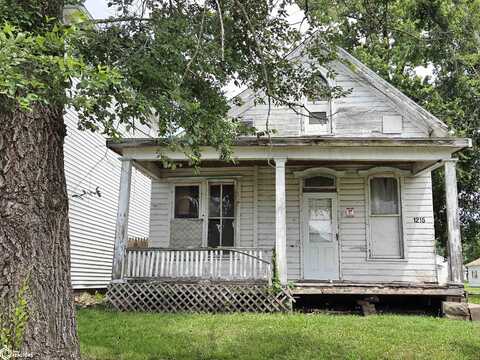 1215 Avenue G, Fort Madison, IA 52627