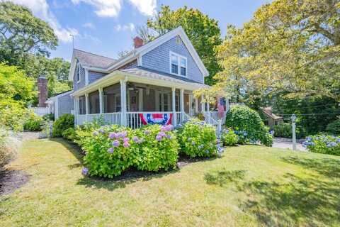 181 School Street, Cotuit, MA 02635