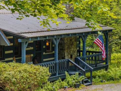 258 Pine Drive, Terra Alta, WV 26764