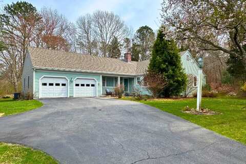 9 Coach Lane, Sandwich, MA 02563