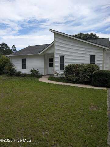 214 W Volant Street, Hubert, NC 28539